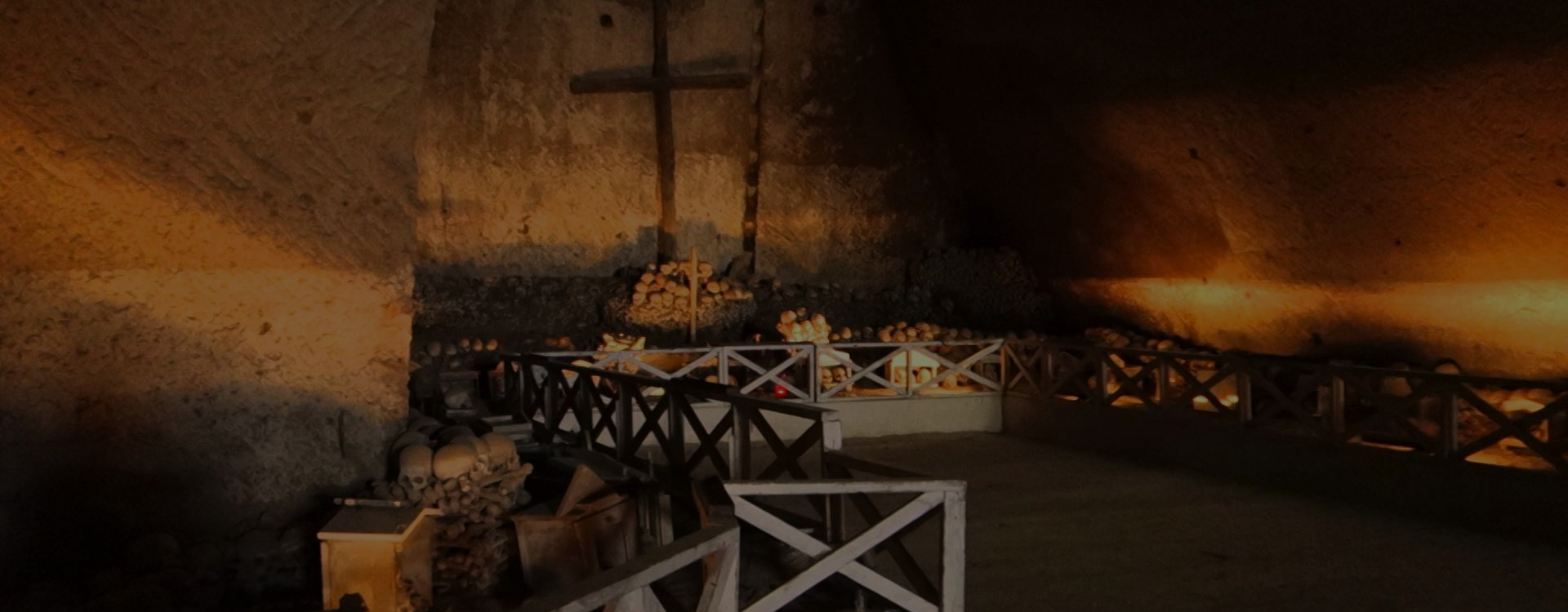 Fontanelle Cemetery and rione Sanità guided Tour