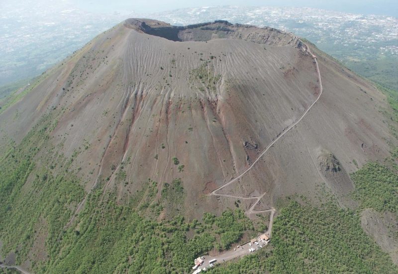 Vesuvio with wine-pizza tasting guided tour